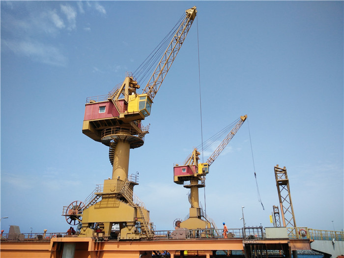 Floating Dock Crane For Ship Repair 35T Load Capacity Customized Design